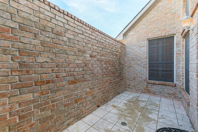 Building Photo - 19807 Excalibur Ct