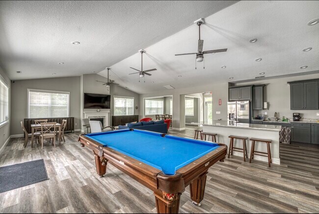 Building Photo - 8 Chambers Garden Dr