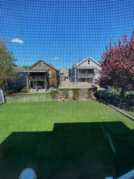 Building Photo - 15 Farragut Ave