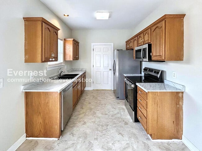 Building Photo - 503 Castleview Dr