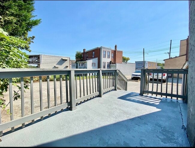 Building Photo - 304 Holmes Rd