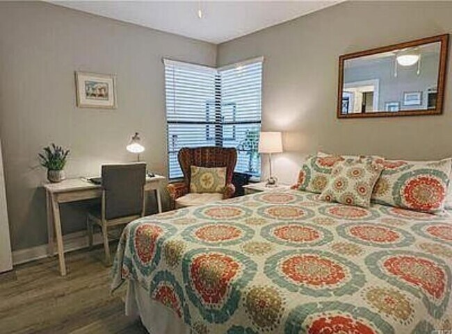 Building Photo - 7716 SE Sugar Sand Cir