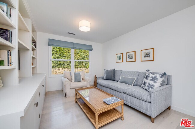 Building Photo - 134 La Plata