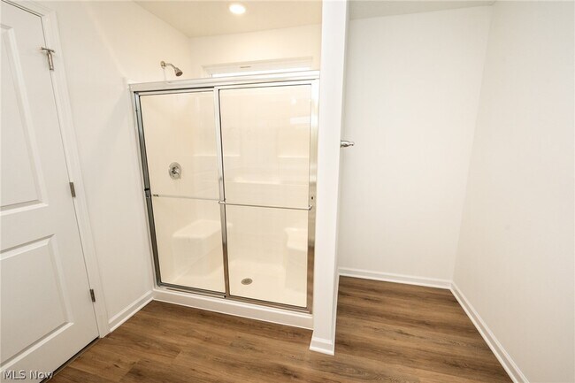 Building Photo - 98 Brewster Dr