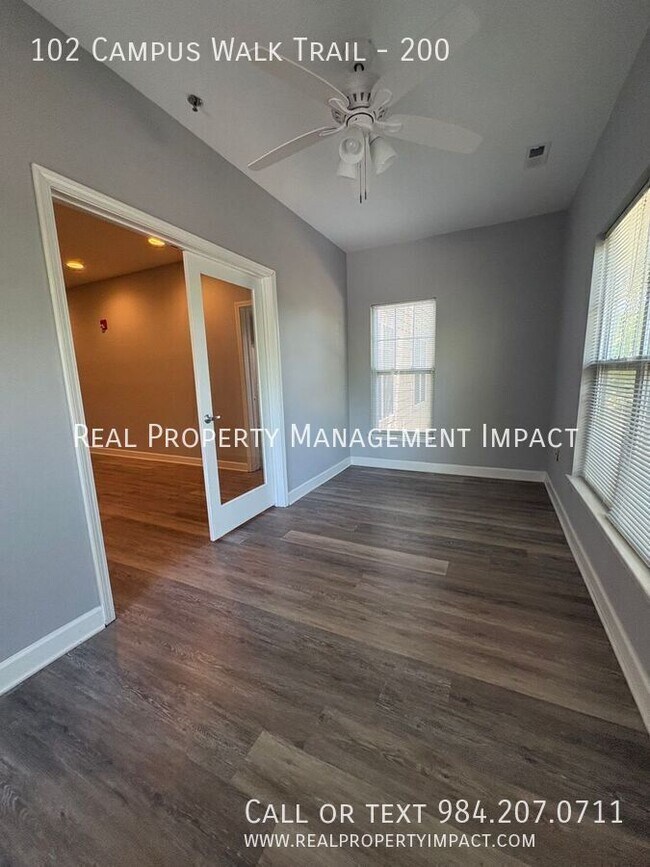 Building Photo - 102 Campus Walk Trl