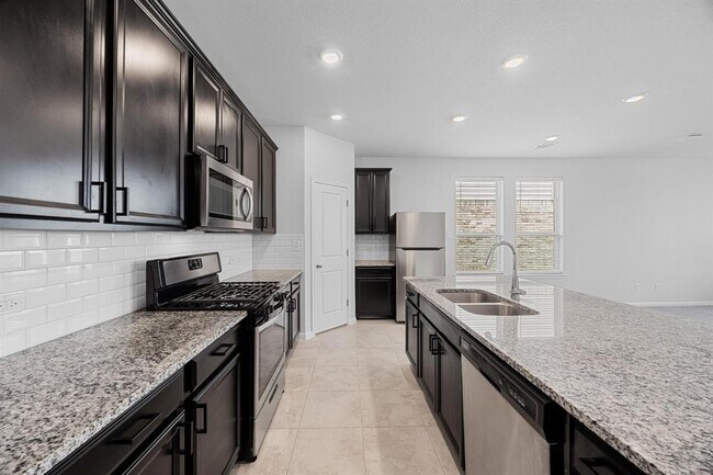 Building Photo - 6017 Pleasanton Pkwy