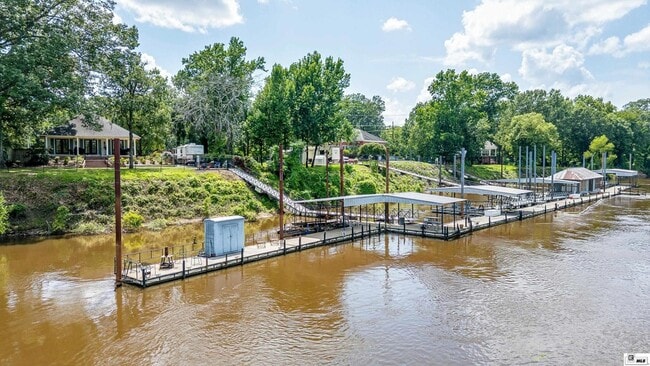 Building Photo - 237 River Oaks Dr