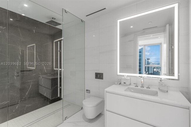 Building Photo - 300 Biscayne Blvd