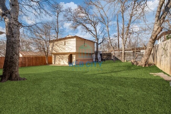 Building Photo - 1323 Grinnell St