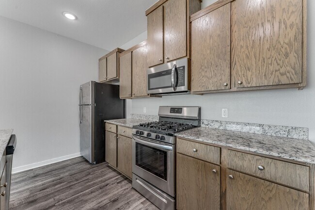 Building Photo - 640 Hidden Springs Dr