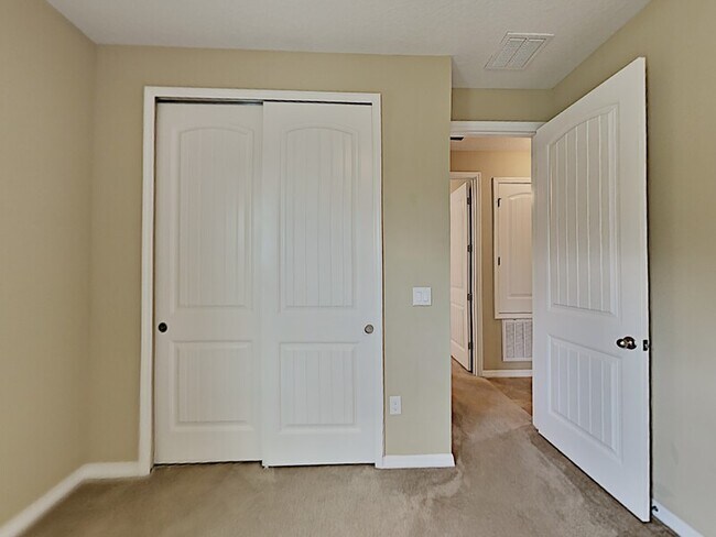 Building Photo - 12986 Holdenbury Ln