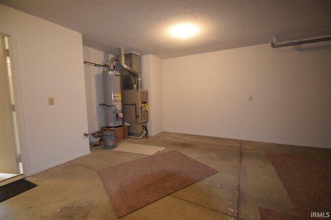 Building Photo - 7455 Montclair Dr