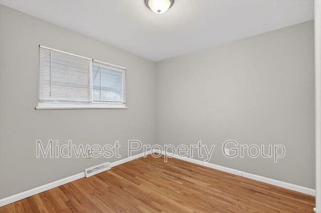 Building Photo - 2365 Dove Dr