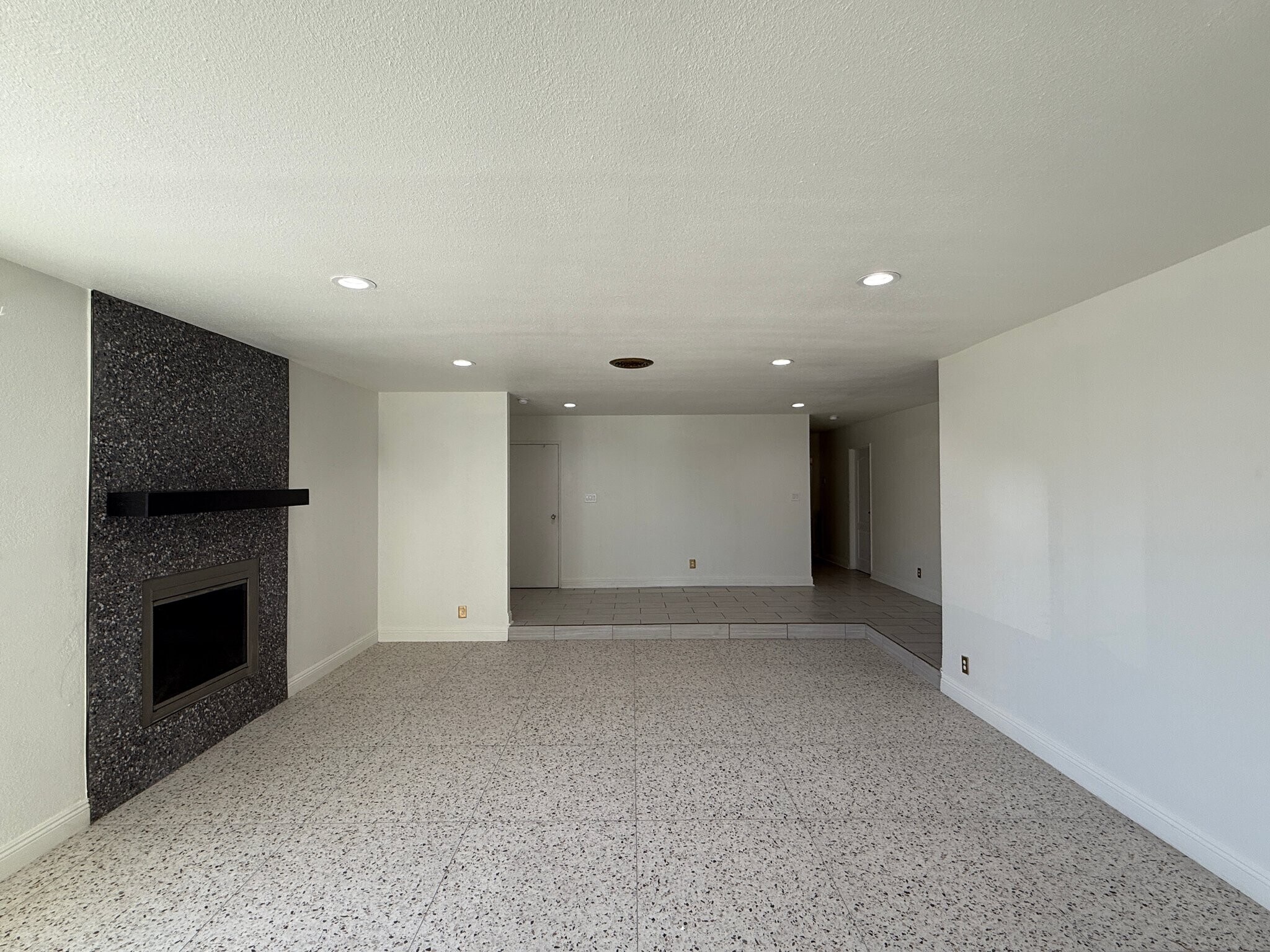 Building Photo - 1662 Sombrero Dr