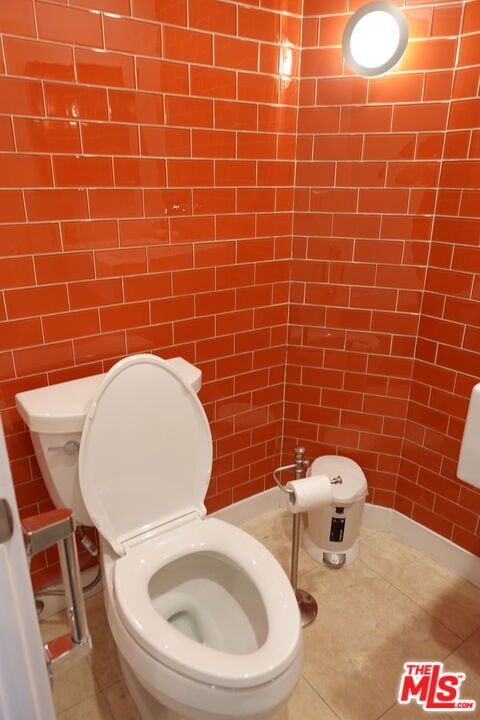 Building Photo - 723 Westmount Dr