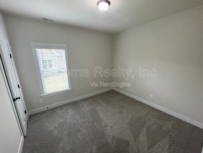 Building Photo - 61 B P Ln