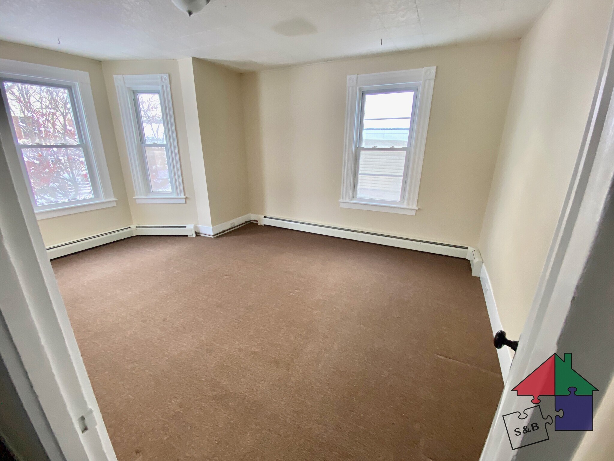 Building Photo - 22 Lincoln Ave