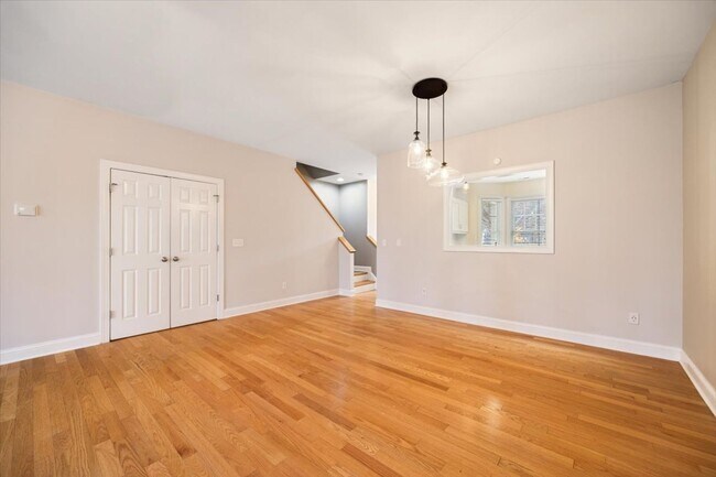 Building Photo - 1938 Tudor Court