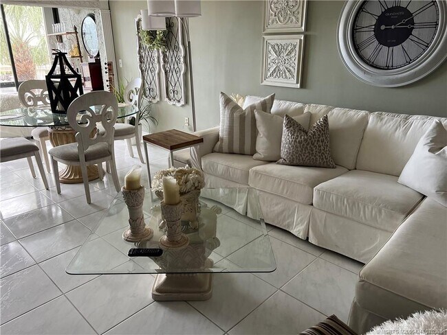 Building Photo - 1950 SW Palm City Rd