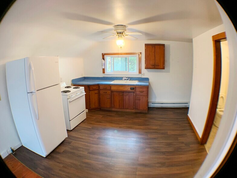 Building Photo - 35 Concord St
