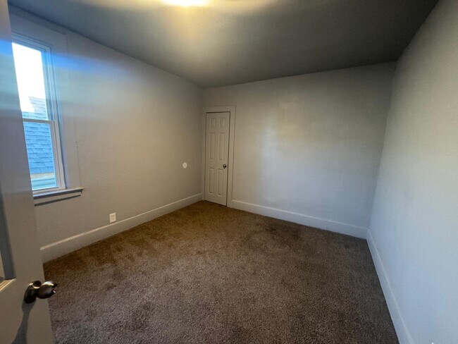 Building Photo - 4774 Belvidere St