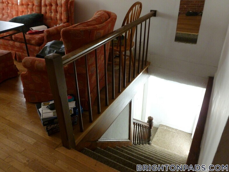 Building Photo - 64 Murdock St