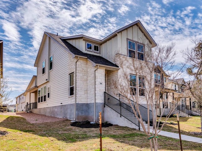 Building Photo - 708 Lone Peak Wy