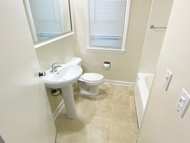 Building Photo - 2-Bedroom 1 Bath Ranch Style Home Near GD ...