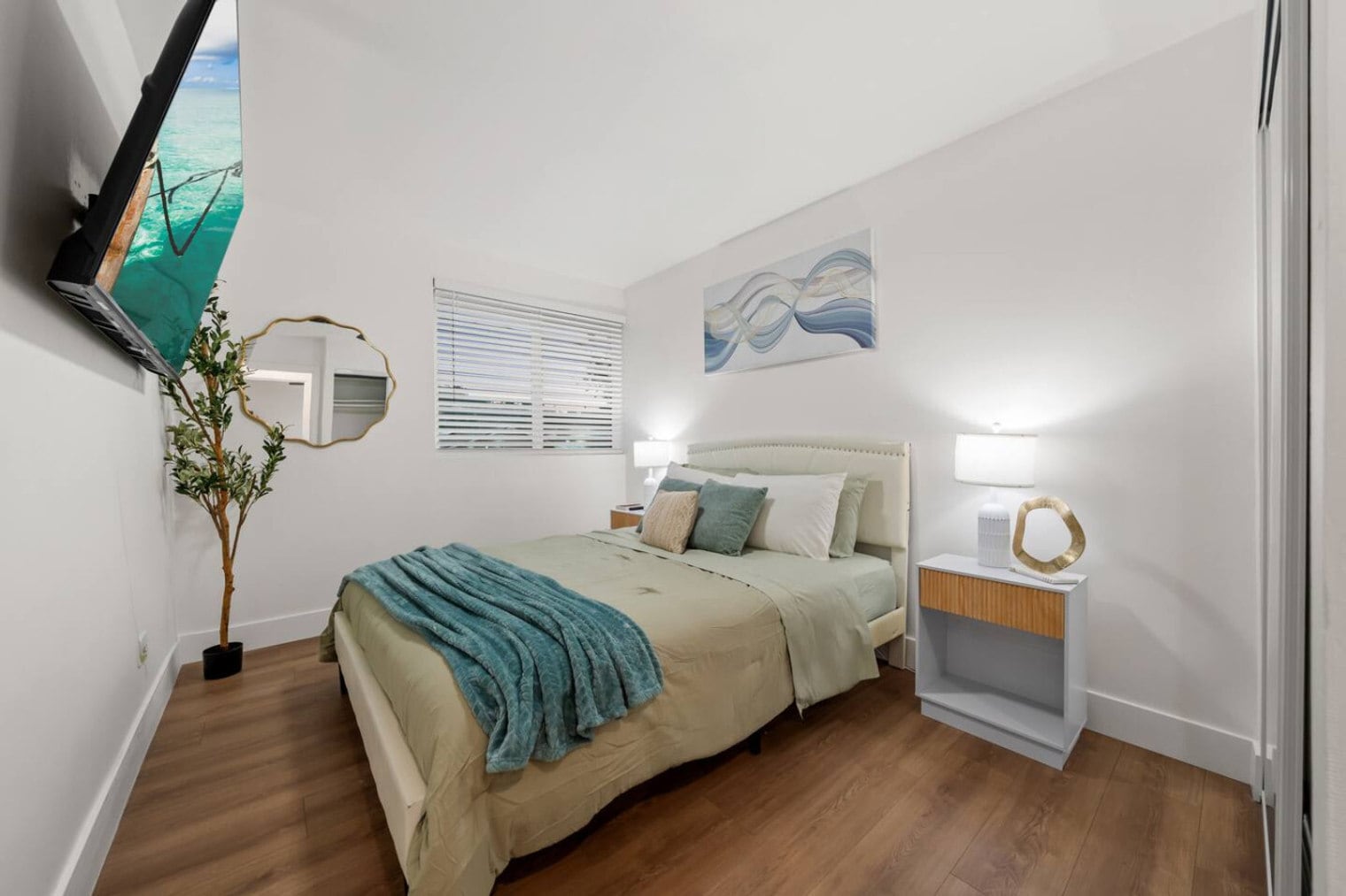 Building Photo - 1676 Raynell Way