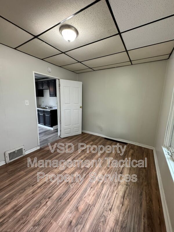 Building Photo - 3408 E 140th St