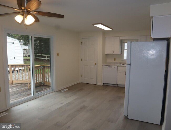 Building Photo - 1108 Middleneck Dr