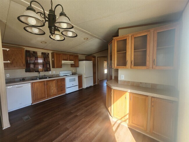 Building Photo - 21337 W Knox Dr