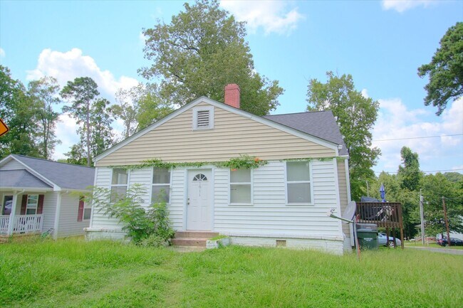 Building Photo - 1011 E Ellerbee St