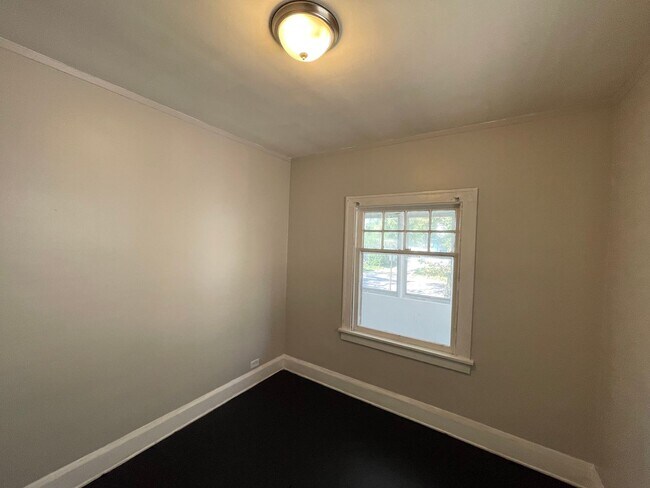 Building Photo - SECTION 8 and EDEN Accepted!! Fully renova...