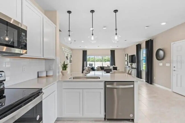 Building Photo - 2592 Bright Jewel St