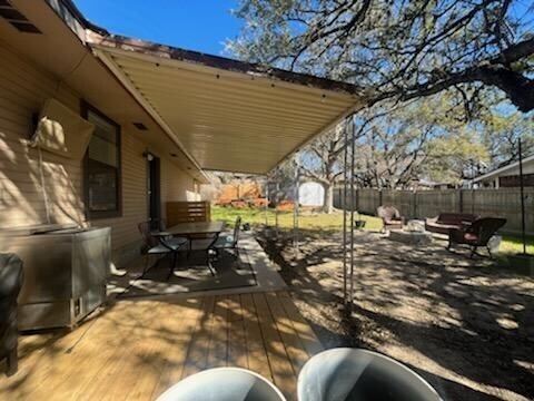 Building Photo - 302 Medio Vista Dr
