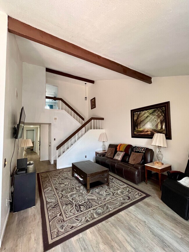 Building Photo - 7063 Deerhurst Ct