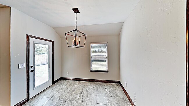 Building Photo - 1712 W Zachary Way