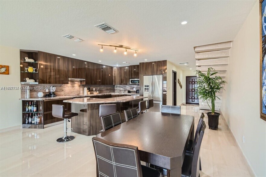 Building Photo - 3864 NE 167th St