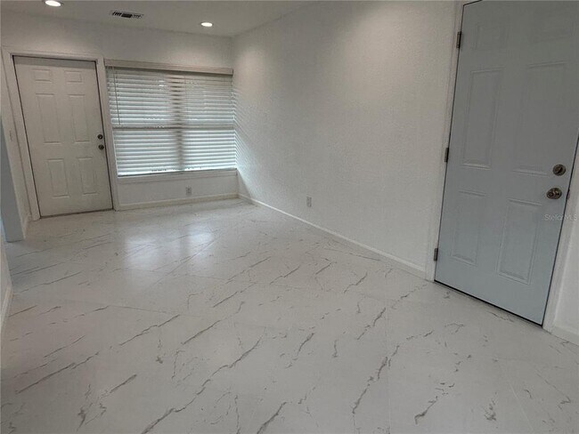 Building Photo - 640 San Salvador Dr