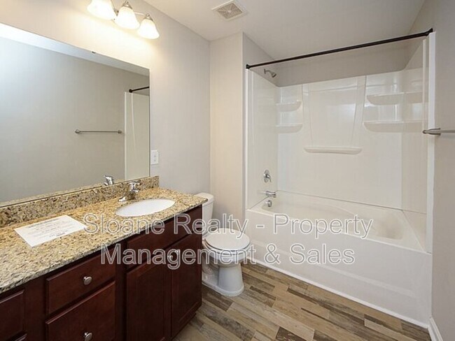 Building Photo - 557 Truman Dr