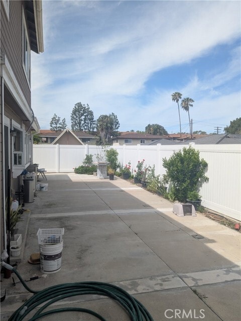 Building Photo - 820 N Justin Pl