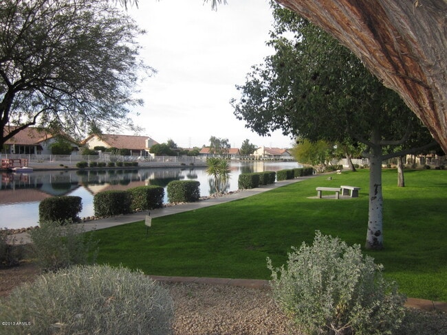 Building Photo - 20615 N Ventana Dr W