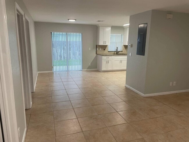 Building Photo - 2725 Prairie Ln