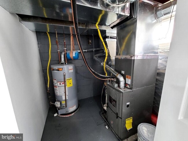 Building Photo - 4715 Dartford Ave