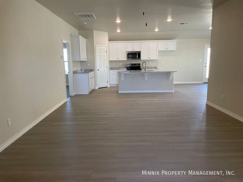 Building Photo - 1349 Bajada St