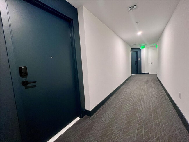 Building Photo - 120 N Compass Way