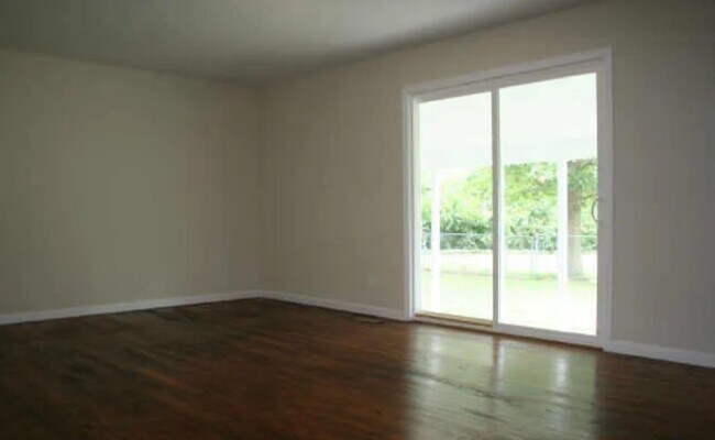 Building Photo - 508 Turner Pl