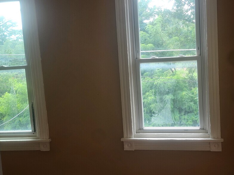 Building Photo - 519 tulpehocken street