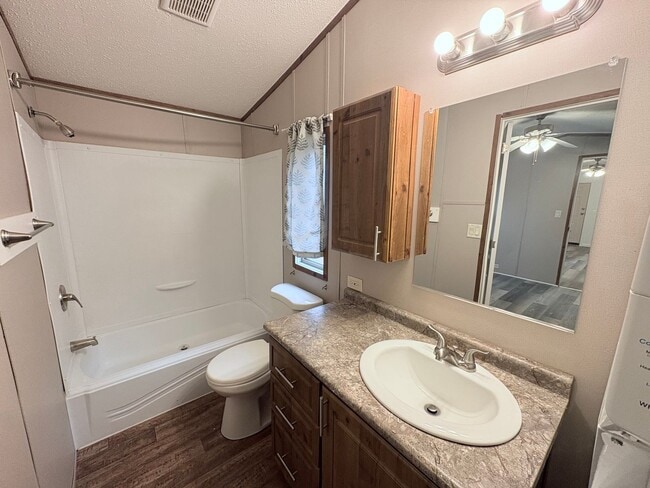 Building Photo - 930 Cedar Village Ln